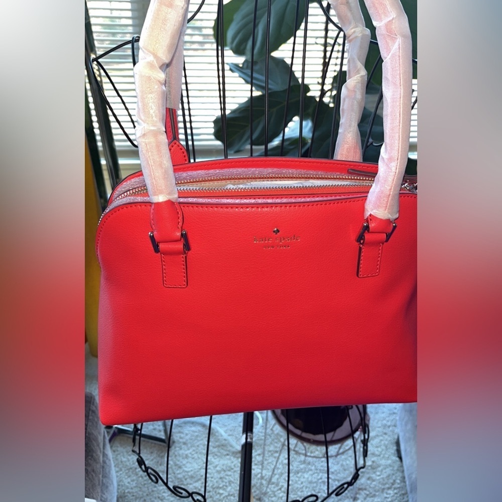Kate Spade Coral leather shoulder bag. New!!